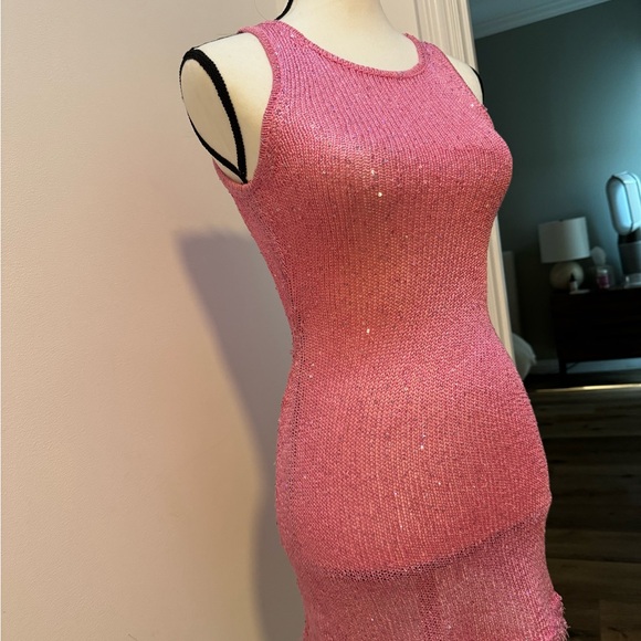 Worn once! Currently on preorder on revolve! Size XS - Picture 6 of 8